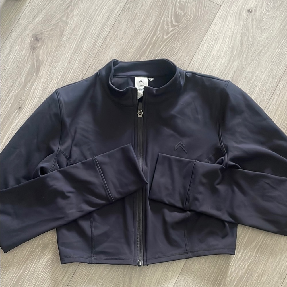 Oner Active crop Black Zip-Up Jacket